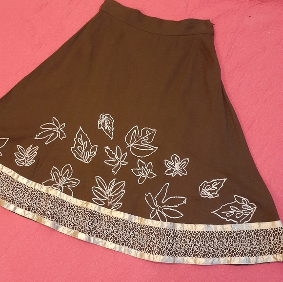 Lapis Fall Leaves Skirt 🇨🇦 Medium - Picture 9 of 12